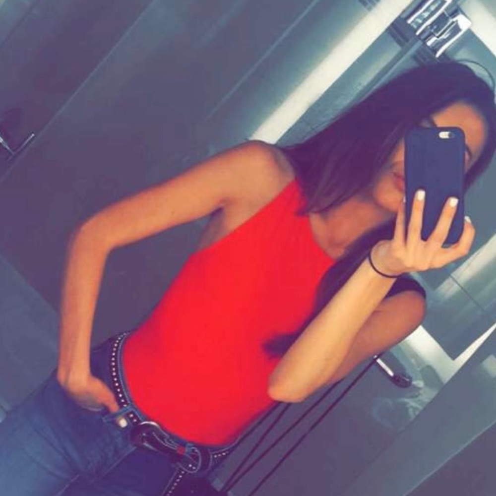 BODYSUIT DREAMS. VIBEY RED FOR SUMMER MONTHS.